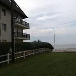 Studio Cosy Vue Mer Avec Acces Direct A La Plage Sejour De 2 Nuits Minimum