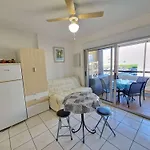 Studio Cabine Avec Piscine, Terrasse Et Parking, Proche Commodites - Fr-1-387-206