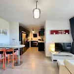 Appartement Climatise 3 Pieces Avec Garage A 300M De La Plage Et Des Commerces A Sete - Fr-1-338-576