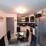 Charmant T3 Avec Grande Terrasse, A 2 Pas Des Plages Et Commerces - Parking Inclus - Fr-1-239-831