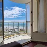 Appartement 1 Chambre Proche Plage Et Commerces, Garage Prive, Animaux Admis - Fr-1-323-411