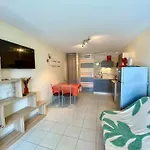 Les Floralies - Studio Dans Residence Avec Piscine