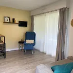 Studio Pour 2 Personnes, Piscine, Sur Port