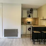 Studio Pour 2 Personnes, Piscine, Sur Port