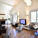 Hossegor Magnifique Villa Entouree Par Un Jardin Dans Quartier Residentiel