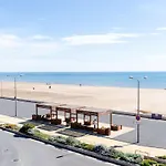 Appartement T2 En Front De Mer Avec Balcon A Narbonne Plage - Fr-1-409-263