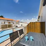 400M De La Plage, Appartement Avec Piscine