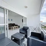 3319-Appartement A 200M De La Plage