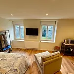Studio Au Coeur De La Ville Fortifiee