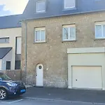 Bright Apartment Near The Sea