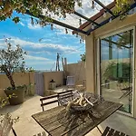 Maison Vue Mer, Marseille.