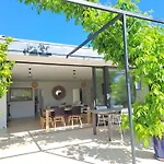 Villa Climatisee, Avec 3 Chambres , Piscine, Et Terrain Arbore