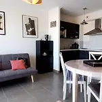 Appartement Proche La Mer Dans Une Residence Calme