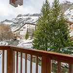 Appartement Chaleureux Avec Parking Et Acces Facile Aux Pistes A Val-D'Isere - Fr-1-694-233