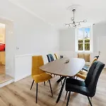 3 Bedroom Lovely Home In Saint-Malo