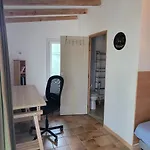 Une Cabine Commode