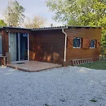 Cabanon En Autonomie Solaire 1 A 4 Personnes A 900 M Des Plages De Valras Plage