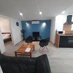 Appartement 50M2 Rez De Chaussee En Plein Centre Ville Garage Gratuit