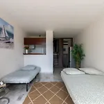 Spacieux Studio Cabine-Parking Gratuit-Clim-Proche Centre & Mer-Vue Port Lgm