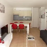 Appartement 6 Pers Avec Piscine, Proche Plage/Commerce, Vue Piscine/Mer, Clim, Parking Prive. - Fr-1-328-191