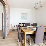 Beautiful Apartment In Cancale With Wifi