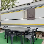 Bungalow Chez Un Particulier Pour 1 A 4 Personnes A 800 M De La Plage Sur Terrain En Autonomie Solaire N Est Pas Dans Un Camping