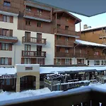 Appartement Renove 2 Pieces Pour 4 Pers, Balcon, Proche Telecabine, Commerces, Et Ecoles De Ski - Fr-1-561-33