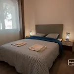 Vias-Village - T2 Climatise Dans Ancien Domaine Viticole