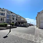 Appartement Avec Piscine, Tennis & Balcon, Centre-Ville Chatelaillon-Plage, 6 Pers, 2 Ch - Fr-1-706-17