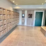 Appartement En Bord De Plage Avec Garage - Fr-1-716-39