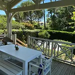 Unique Pool Villa 500M From The Beach, Hamptons Style With Beautiful Garden