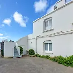 Beautiful Apartment In Le Conquet With Wifi