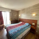 Appartement T2 Lumineux 51M², Centre-Ville, Pres Des Plages, Parking, Terrasse - Fr-1-71-105