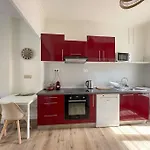 Le Petit Marseillais Avec Patio