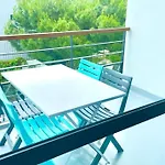 T1 Avec Piscine Et Terrasse Au Coeur De La Rochelle