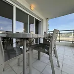 Appartement 2 Pieces Avec Terrasse, Piscine, Parking Et Animaux Admis - Fr-1-246-500