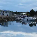 Bateau Lola