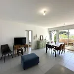 Elegant Appartement A Fouras: Proche Centre-Ville Et Plage Avec Terrasse Et Balcon - Fr-1-709-73