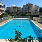 La Perle Des Estivales, Studio Avec Coin Nuit Enfants, Parking Et Piscine , A 20Min A Pied Port Et Plage