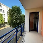 Appartement T2 Avec Balcon Et Garage Privatif, Centre-Ville - Les Sables-D'Olonne - Fr-1-197-601
