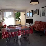 Appartement T2 Cabine, Piscine, Proche Plage Et Commerces, Quartier Animate, Garage Inclus - Fr-1-328-207