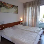 Appartement T2 Cabine, Piscine, Proche Plage Et Commerces, Quartier Animate, Garage Inclus - Fr-1-328-207