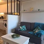Studio Cabine Moderne Avec Piscine Et Parking A 200M De La Plage De La Grande Conque, Cap D'Agde - Fr-1-249-413