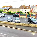 Maison De Vacances Avec Jardin Et Parking Prives