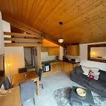 1St Floor Apartment In Central Morzine With Private Garage