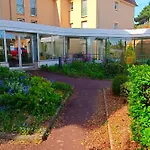 A 8 Min A Pieds De La Plage, Du Centre Ville Et Du Brittany Ferries