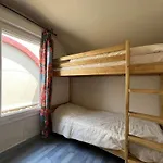 Appartement Renove 2 Chambres Avec Piscine Et Parking, A 6 Couchages Pres De La Plage - Fr-1-229-103