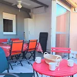 Appartement 2P Cabine, 6 Couchages, Climatise, Piscine, A 150M De La Plage Et 500M Des Commerces - Fr-1-249-141