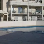 Appartement Avec Jardin, Piscine Et Parking, Pres De La Mer - Fr-1-494-3