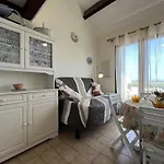 Studio Mezzanine Avec Terrasse, 4 Couchages, Proximite Commerces Et Plage, Parking Prive - Fr-1-229-840